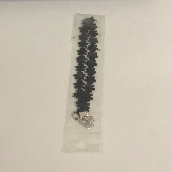 Chokers - Picture 6 of 8